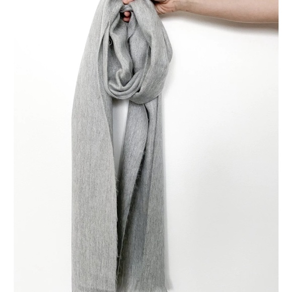 NEW- Sarah Baeumler - Alpaca Scarf (as seen on Sarah Baeumler) - Picture 2 of 8